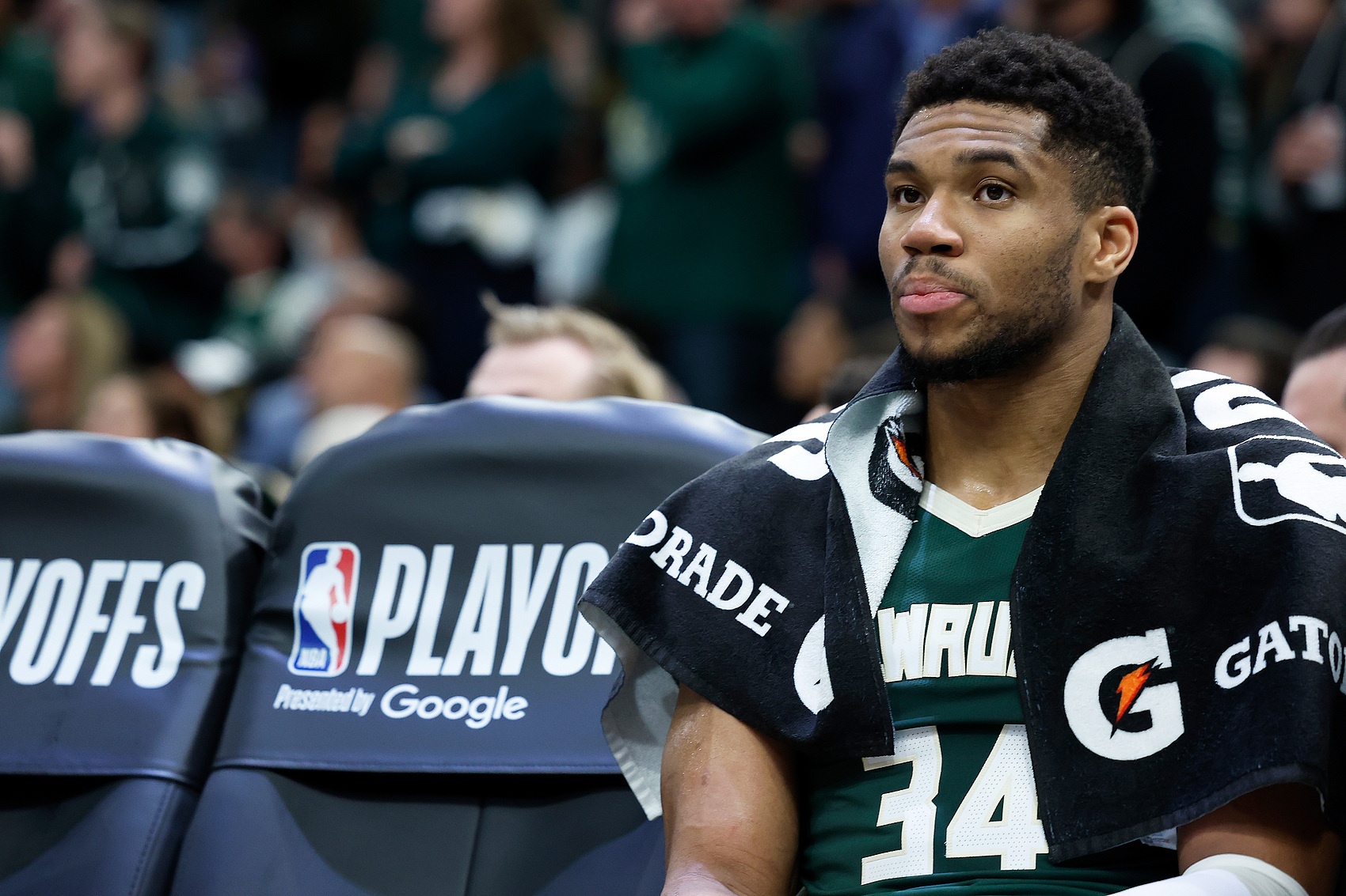 字母哥谈带伤打总决赛：当时如果我的膝盖再伤一次 我就彻底完了