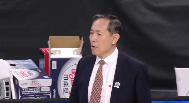 夺冠热门输球仍反超山东，辽篮掀翻强敌却无缘前8，黑马超出预期